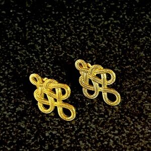Avon 1982 vintage Longevity earrings gold tone pierced